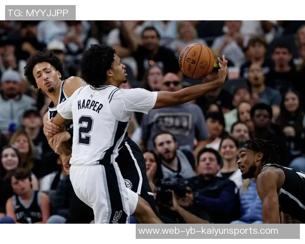 哈珀在本场比赛中表现出色荣膺最佳后卫超越费尔斯卡斯尔和福克斯