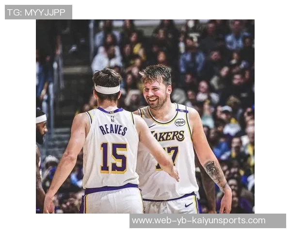 斯玛特强调东契奇在进攻与防守两端都需承担重任与高标准要求